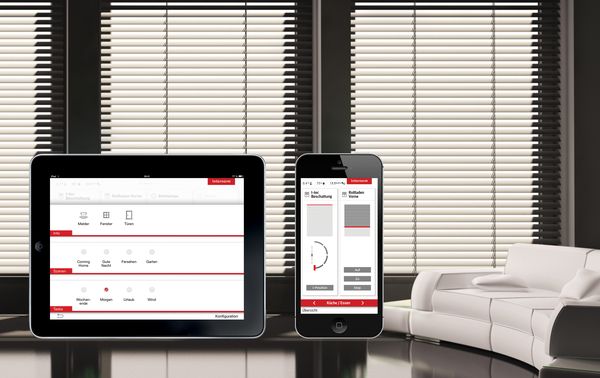Il sistema SmartWindow di Internorm può comandare attraverso smatphone o pc la movimentazione del sistema oscurante.