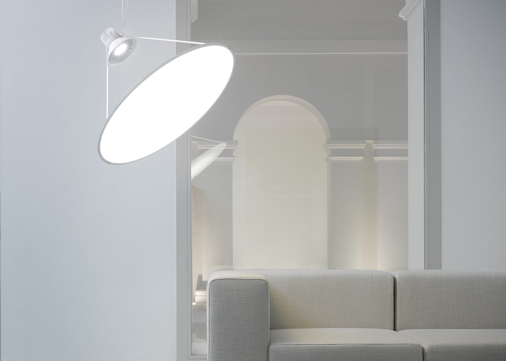 Luceplan presenta Amisol firmata da Daniel Rybakken