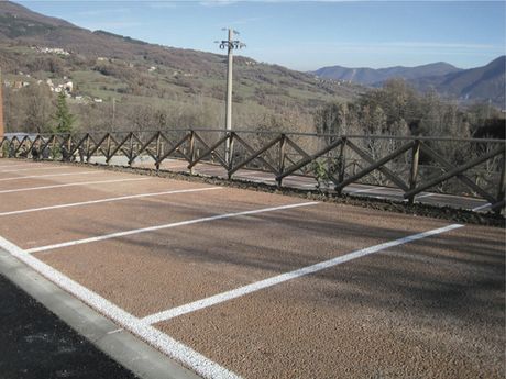Betonrossi | Parcheggio a basso impatto paesaggistico con Drainbeton