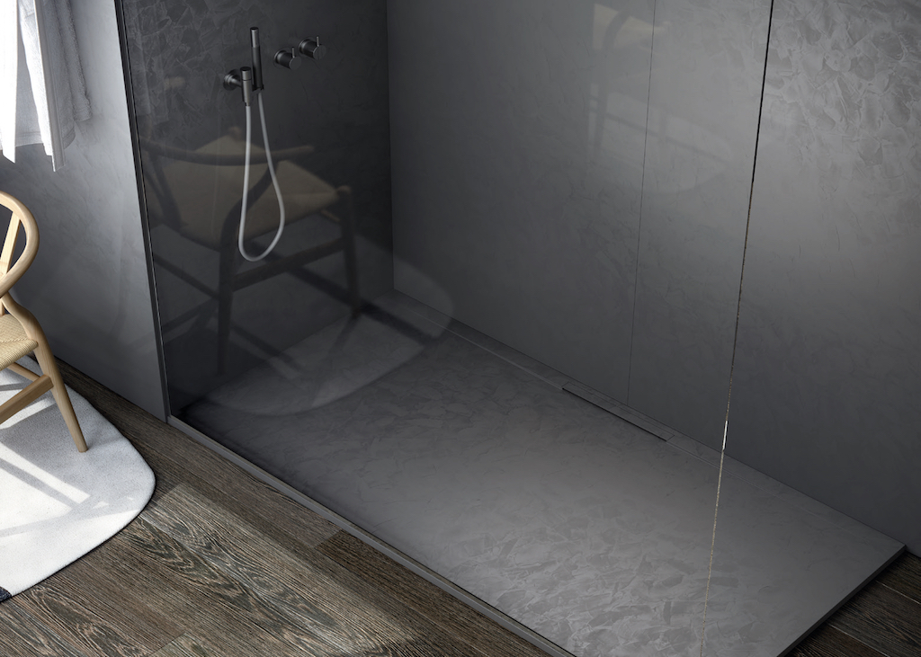 Fiora. Il piatto doccia extrapiano si rinnova