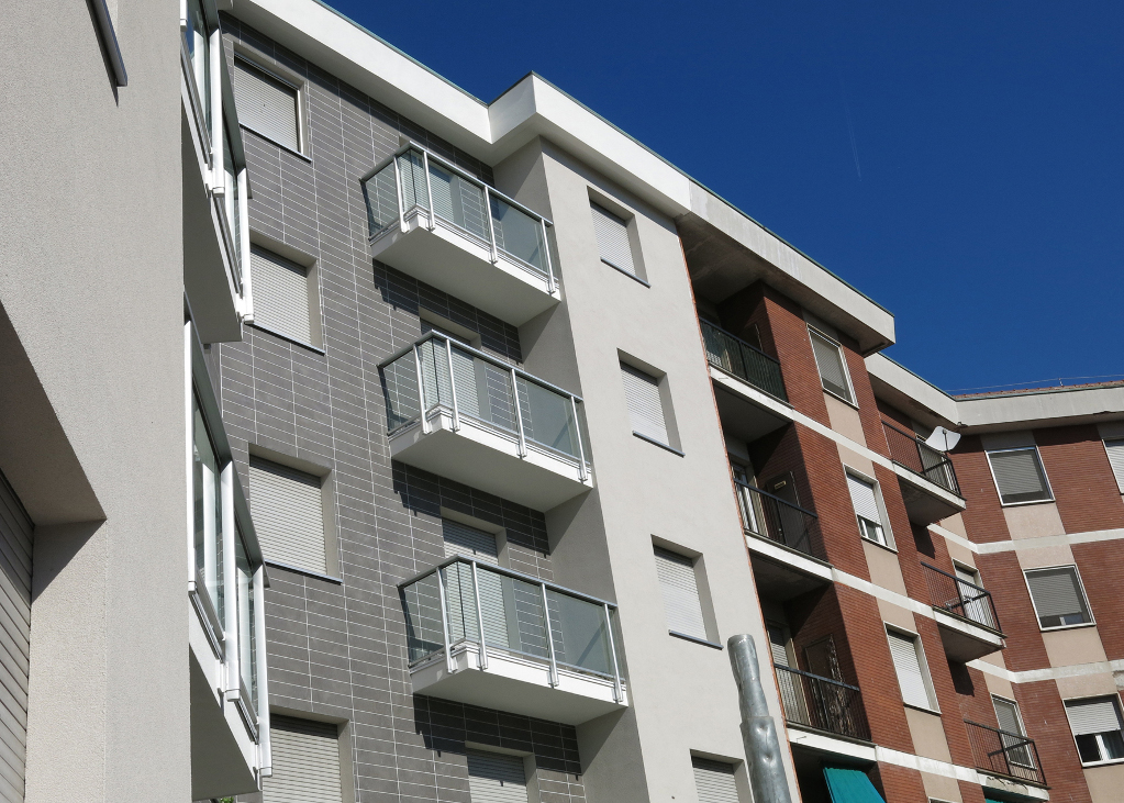 L’Isolante. Riqualificazione di un edificio residenziale anni ’60 a Milano