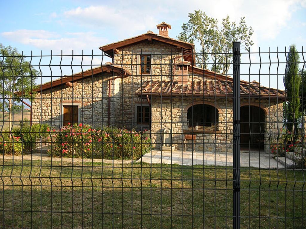 Ferro Bulloni Italia. Cancellate in pannelli elettrosaldati plastificati