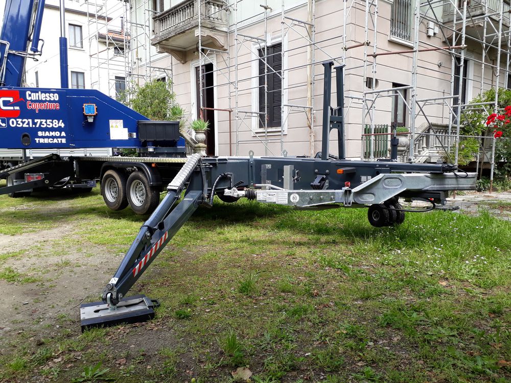 Cantieri difficili, piccoli spazi: la gru trainata a peso ridotto e ottimo sbraccio