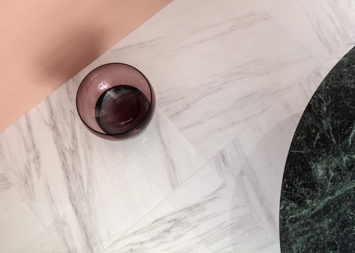 LEA-delight-venato-bianco-lux-90x90-dining-detail-004