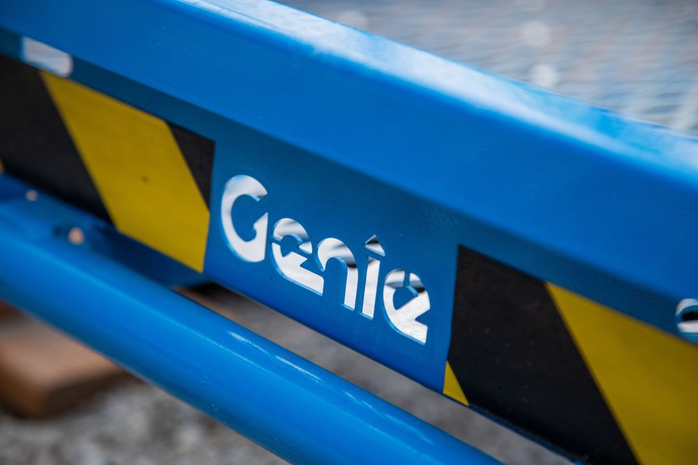 Piattaforma a forbice ecologica e compatta