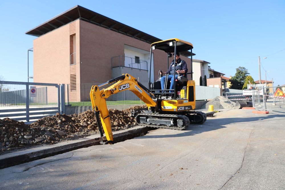 Escavatori compatti di nuova generazione per Jcb