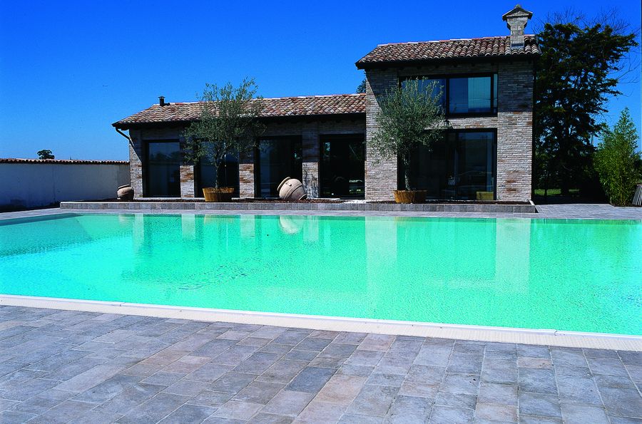 Il fascino del porfido per ambienti outdoor