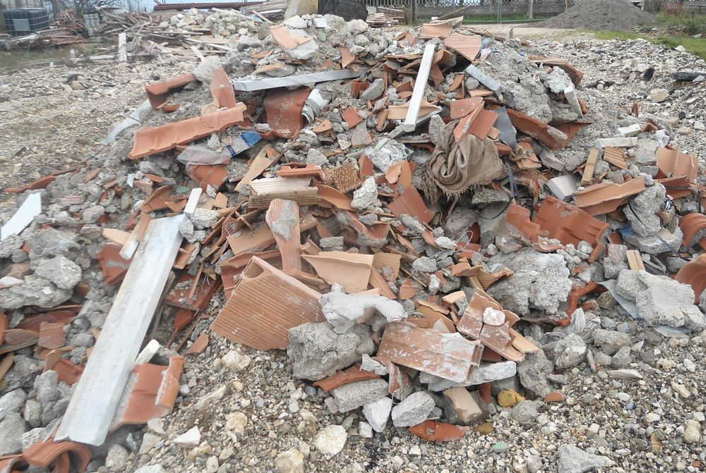 Rifiuti speciali: nessuna esenzione se non c’è la prova di provvedere al loro smaltimento