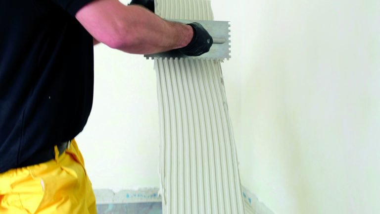 SikaCeram-255 Easy Flex S1, collante cementizio di nuova generazione di Sika