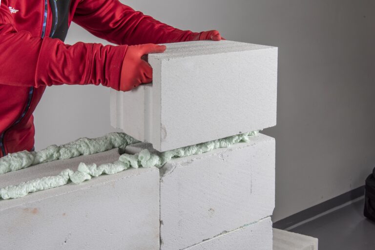 COLLANTI POLIURETANICI