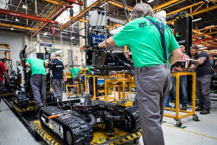 E10e Assembly line (1)