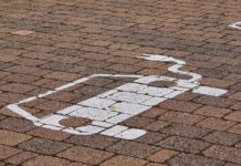 Electric cars: accelerating the spread?