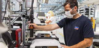 Fast photovoltaic recharge for electric vehicles