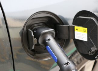 UE, mandatory labelling for electric charge sockets