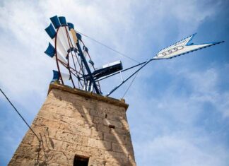 Mallorca, e-motor for windmill converted into a wind farm