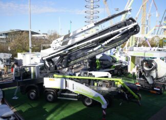 Building industry, the new electric Cifa pump in the yard