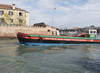 Emilio, the electric boat for the transport of goods, has arrived in Venice