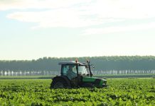 Tender for the electrification of agricultural machines