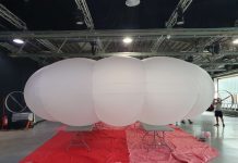 Self-driving airship, e-motors powered by solar panels