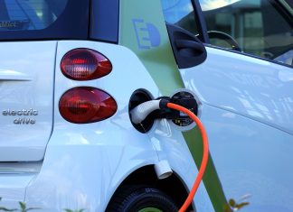 EV Market in Flux: Challenges and Opportunities