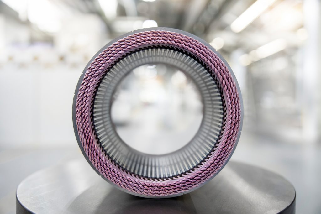 High-efficiency 800 V electric motor series