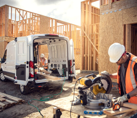 veicolo elettrico ford