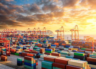 Shanghai si ferma, aumentano i prezzi Cina: porto di Shanghai