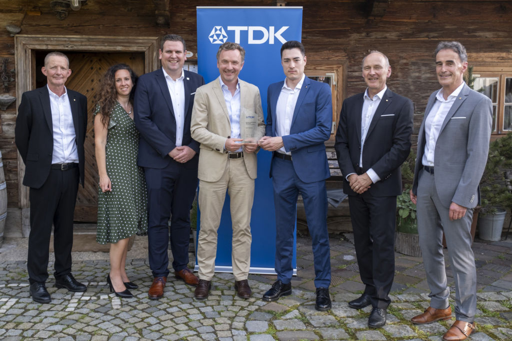 da sx: Peter Miller (TDK), Susanne Ertl (TDK), Matthias Schwendemann (Avnet Abacus), Hagen Goetze (Avnet Abacus), Jonathan Baumgartner (TDK), Dietmar Jaeger (TDK), Peter Arch (TDK)