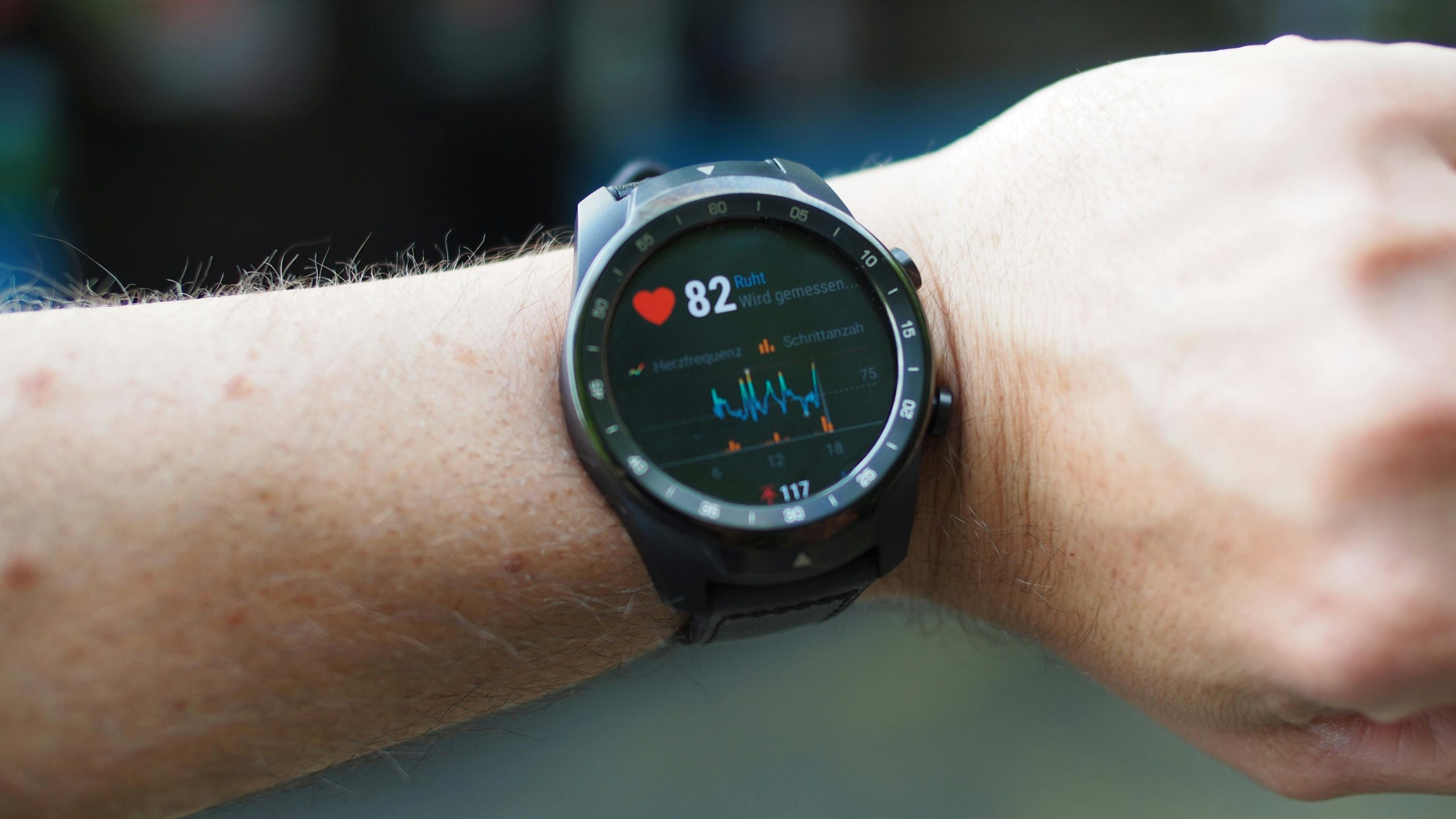 Figura 1 – Uno smartwatch può utilizzare l’AI per fornire informazioni sulla salute basate sui dati dei parametri vitali. (Immagine: Jens Mahnke)
