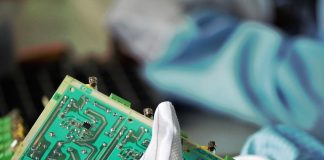 Packaging avanzato dei semiconduttori