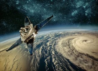 L’architettura Factorized Power Architecture (FPA) di Vicor separa le funzioni di conversione DC-DC in moduli indipendenti. Utilizzando moduli resistenti alle radiazioni, il convertitore bus BCM fornisce l’isolamento, il regolatore PRM fornisce la regolazione e il moltiplicatore di corrente VTM esegue la trasformazione CC. Ciò consente una maggiore efficienza, flessibilità e densità di potenza, in particolare nelle applicazioni di calcolo ad alte prestazioni