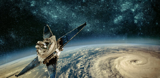 L&rsquo;architettura Factorized Power Architecture (FPA) di Vicor separa le funzioni di conversione DC-DC in moduli indipendenti. Utilizzando moduli resistenti alle radiazioni, il convertitore bus BCM fornisce l&rsquo;isolamento, il regolatore PRM fornisce la regolazione e il moltiplicatore di corrente VTM esegue la trasformazione CC. Ci&ograve; consente una maggiore efficienza, flessibilit&agrave; e densit&agrave; di potenza, in particolare nelle applicazioni di calcolo ad alte prestazioni