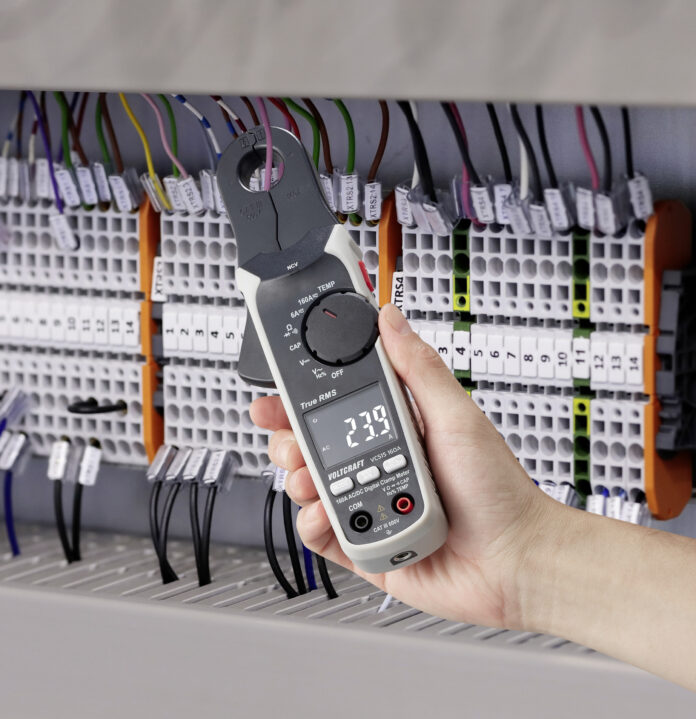 La nuova pinza amperometrica VC-515 di Voltcraft (foto) e il modello gemello VC-513 sono ora disponibili sulla Conrad Sourcing Platform.