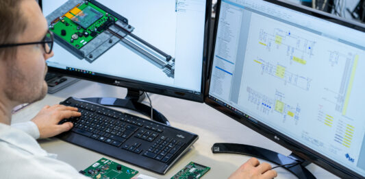 Mondo subfornitura. EMS e oltre EMS