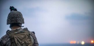 Hormuz chiuso, chip a rischio: l’ultimatum di Trump scade oggi Stretto di Hormuz chip semiconduttori ultimatum Iran