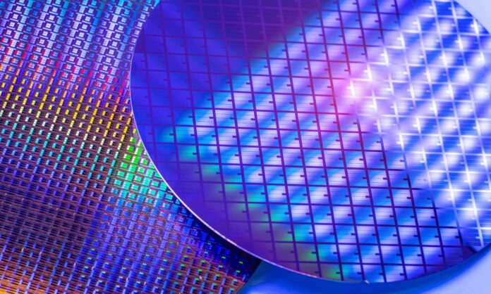 wafer_di_silicio_AdobeStock_2006761471 (1) Ultimissime