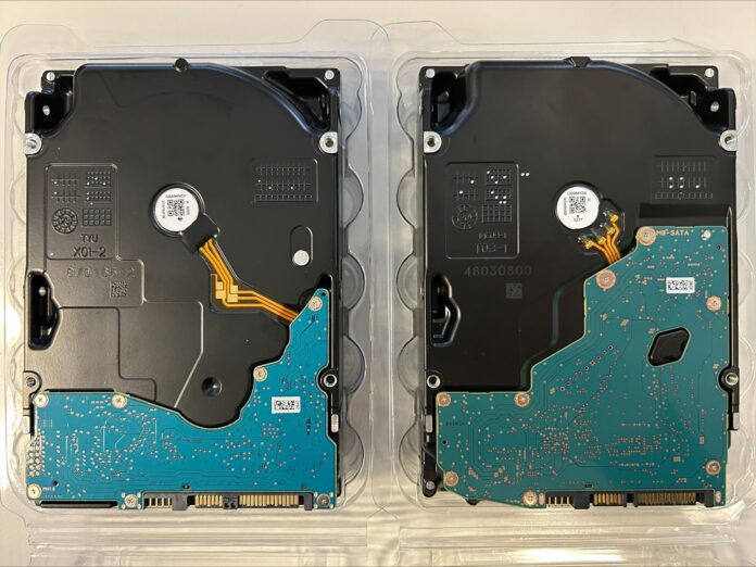 Toshiba_MG11SCA24TE and MG09ACA18TE_back Futuro degli HDD secondo Toshiba
