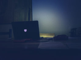 luce artificiale notturna