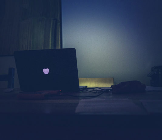 Luce artificiale notturna e privazione del sonno luce artificiale notturna