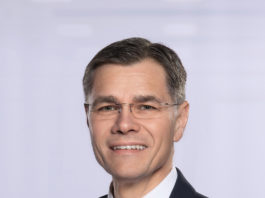 Karl Lamprecht nominato CEO di Carl Zeiss Karl Lamprecht, il nuovo Presidente e CEO di Carl Zeiss AG.