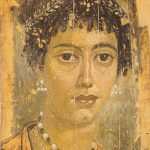 Fig. 4 Ritratto di donna, dalla necropoli di El-Fayuum, II sec. d.C. Fonte: wikimedia.org