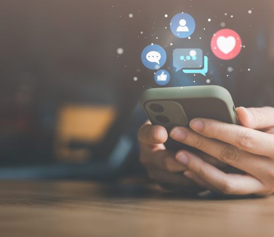 Efpia e social contro i farmaci falsi in rete: prediligere l’acquisto da farmacie verificate