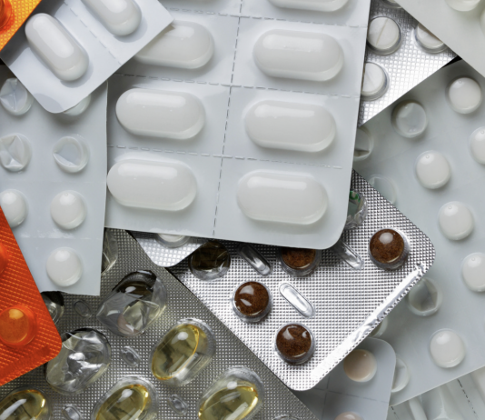 La distribuzione di farmaci tramite totem digitali non è conforme alla legge