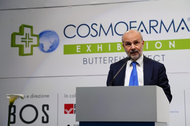 Il Ministro della Salute Orazio Schillaci e il sottosegretario Marcello Gemmato a Cosmofarma 2025