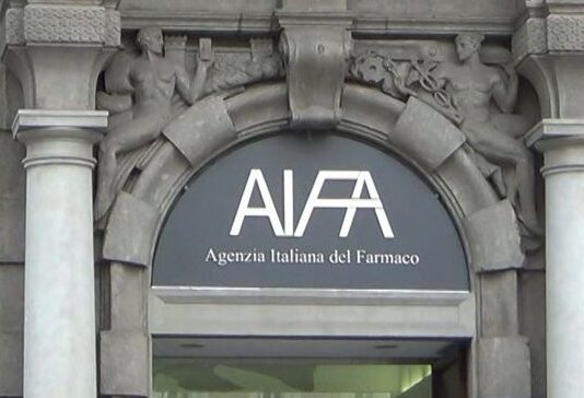 Spesa farmaceutica fuori controllo, il ministro Schillaci chiede spiegazioni urgenti ad Aifa Aifa richiama da Schillaci per spese fuori controllo