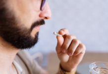 Spezzare o triturare i farmaci per ingoiarli: non sempre è la scelta più efficace Spezzare o triturare i farmaci per ingoiarli: non sempre è la scelta più efficace