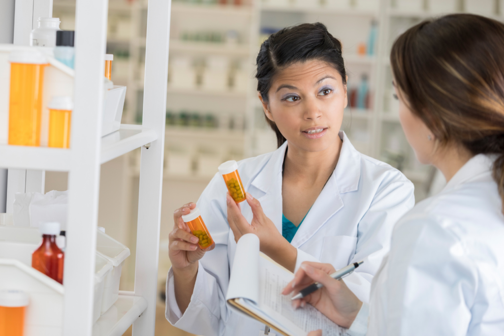 Piccoli rituali di fine turno, come un breve bilancio mentale, una frase di chiusura o un gesto simbolico, favoriscono la separazione tra ruolo professionale e spazio personale.