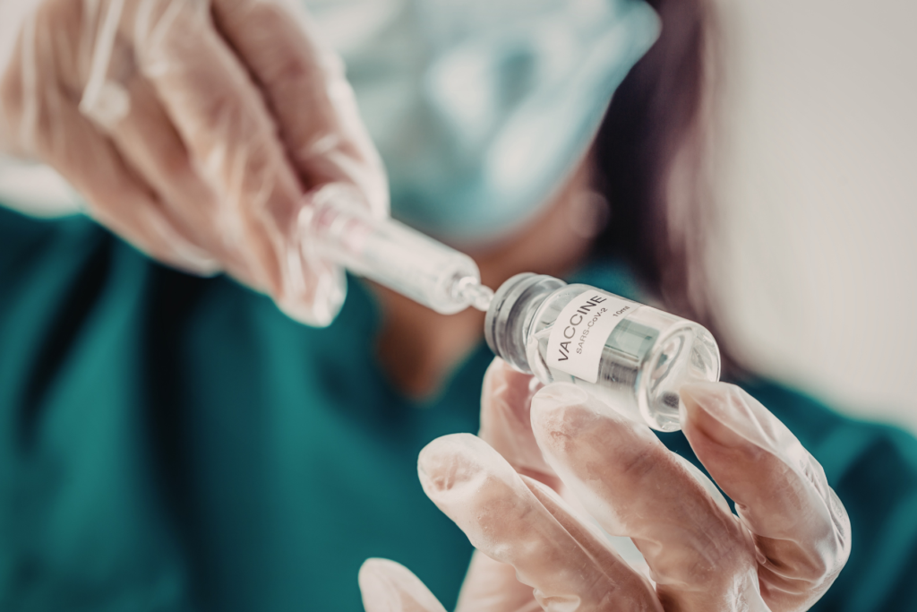 Per quanto riguarda i vaccini, questi non rappresentano ancora una pratica clinica consolidata. Sono però in corso diversi studi sperimentali