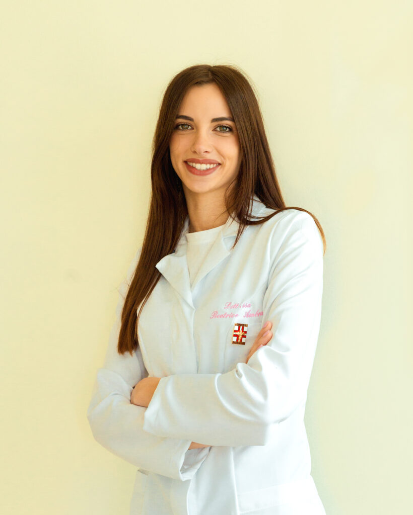 Beatrice Ambra Zanotto, farmacista digitale specializzata in scienze cosmetiche e moderatrice del Cosmetic Summit 2026.