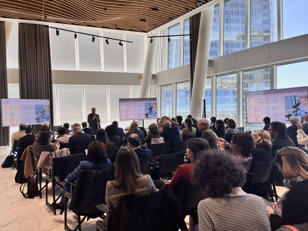 Per Andrea Fortuna, partner PwC Italia, Healthcare Pharmaceuticals & Life Sciences Leader, l’IA in sanità è già realtà, ma la sua adozione resta limitata e spesso ancora sperimentale, con benefici economici ancora insoddisfacenti.